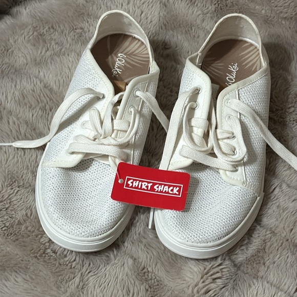 OluKai Women's Pehuea Li Casual Sneakers - Picture 2 of 5